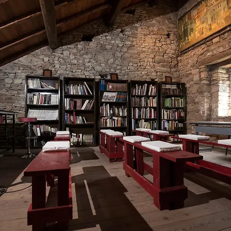 Castello Di Zumelle Guest house *